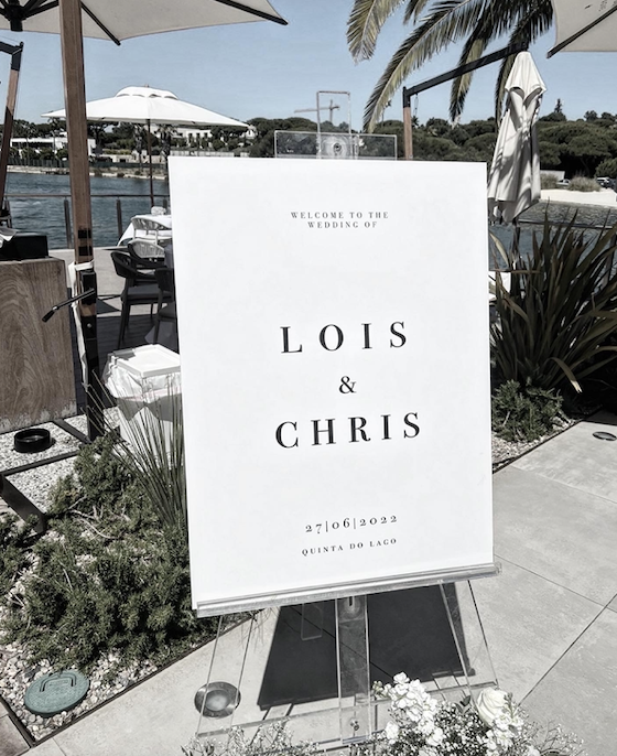 "Lois" Welcome sign