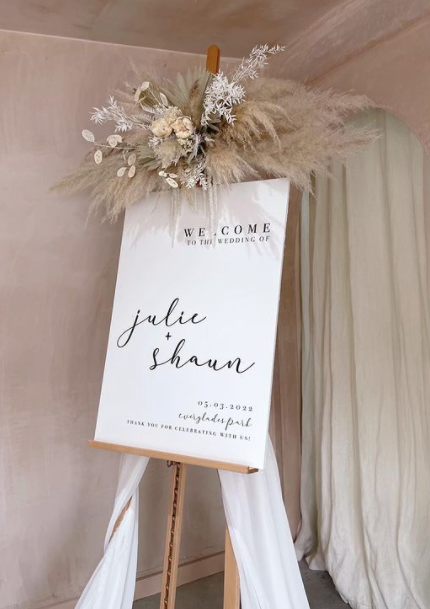 "India" Welcome Sign